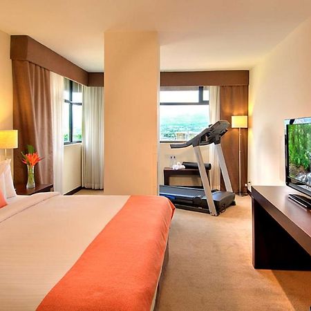 Tryp By Wyndham San Jose Sabana Hotel Exterior foto