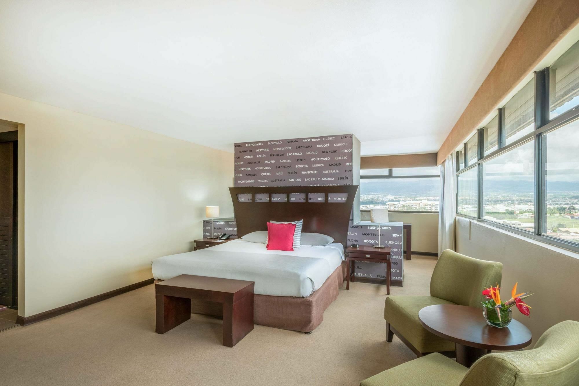 Tryp By Wyndham San Jose Sabana Hotel Exterior foto